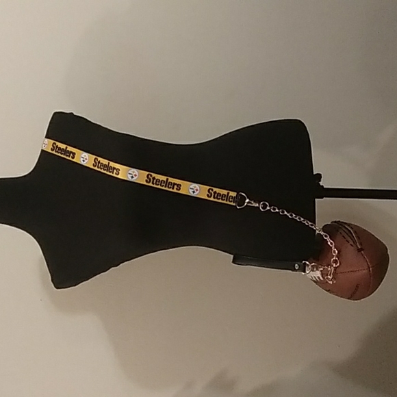 HANDMADE Football Purse (PITTSBURGH STEELERS) 🏈 - Picture 7 of 17